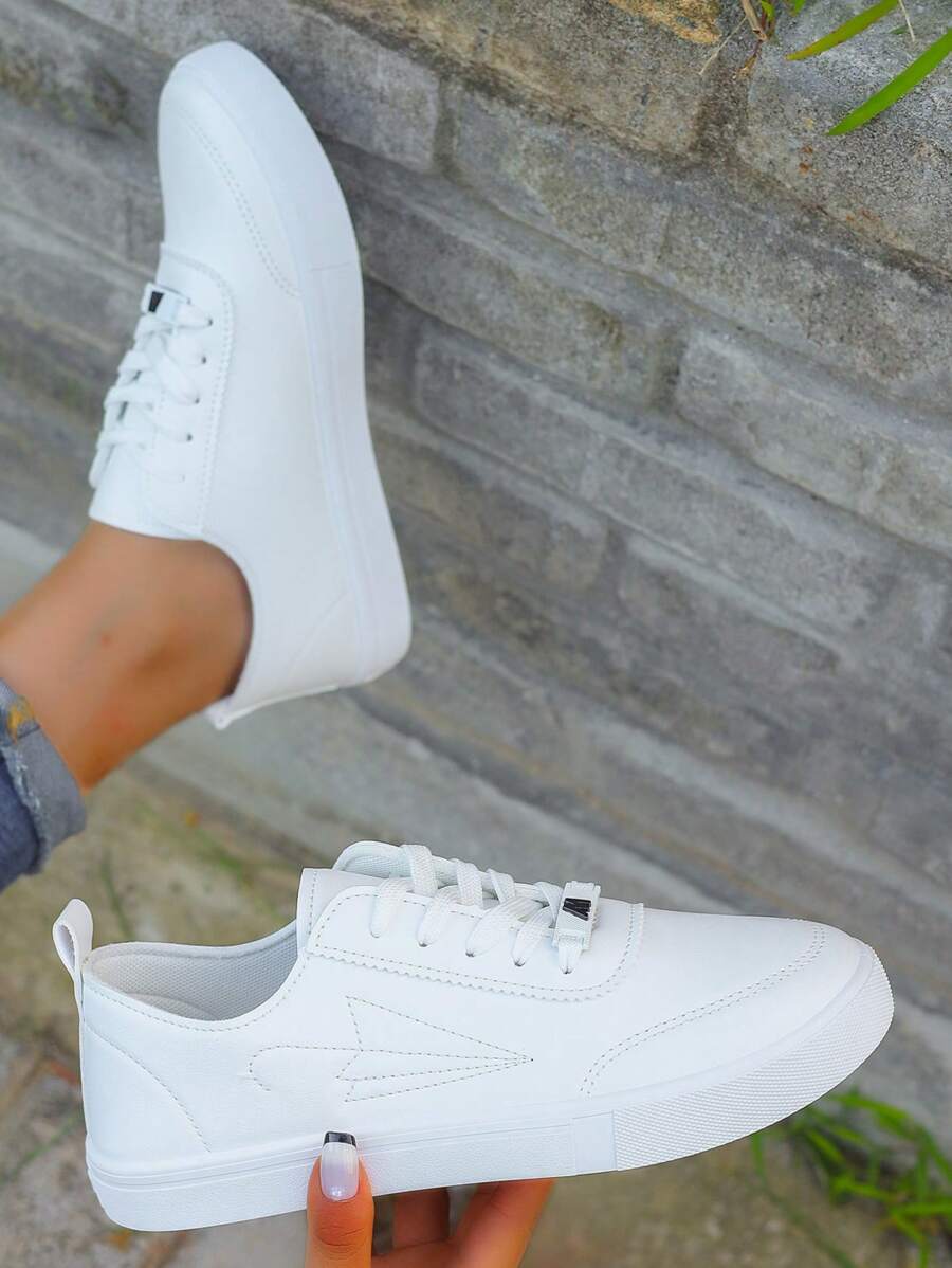 Women White Shoes, British Style Pure White Lace Up Leather Sneakers, Round Toe Low Cut Flat Skateboarding Shoes, Fashion Breathable Non-Slip Student Shoes