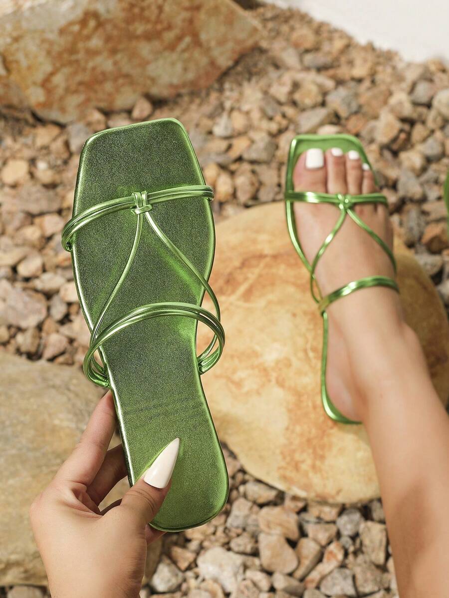 2024 Women Metallic Minimalist Green Open Toe Flat Sandals, Suitable For Dance, Home, Leisure Events