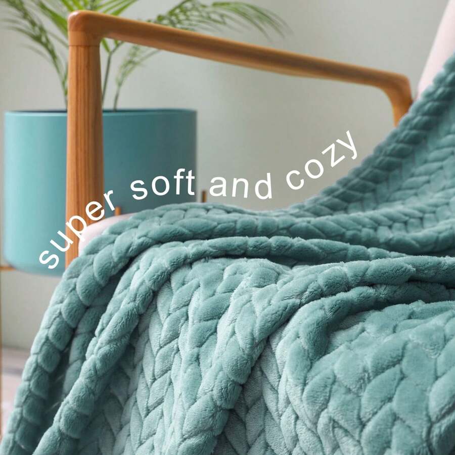 Soft Cozy 3D Decorative Jacquard Flannel Blankets, Lightweight Fuzzy Plush Warm Throws For All Seasons