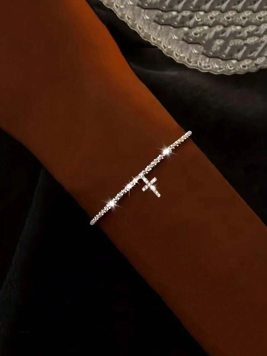 1pc Simple Style Zirconia Inlaid Lucky 8 Infinity Silver Bracelet For Women, Inlaid With Blue Rhinestone Eye, Suitable For Daily Wear And Fashion Charm Jewelry, Great As A Gift For Sisters Or Mother's Day