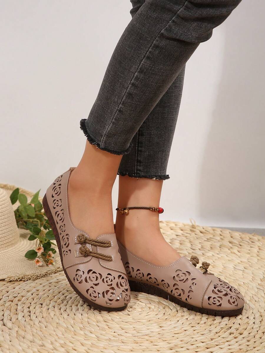 Zapatos planos redondos casuales de estilo Zen con calado de rosa, zapatos de verano, zapatos literarios retro de arte de té para mujer, calzado para madre en el 2024