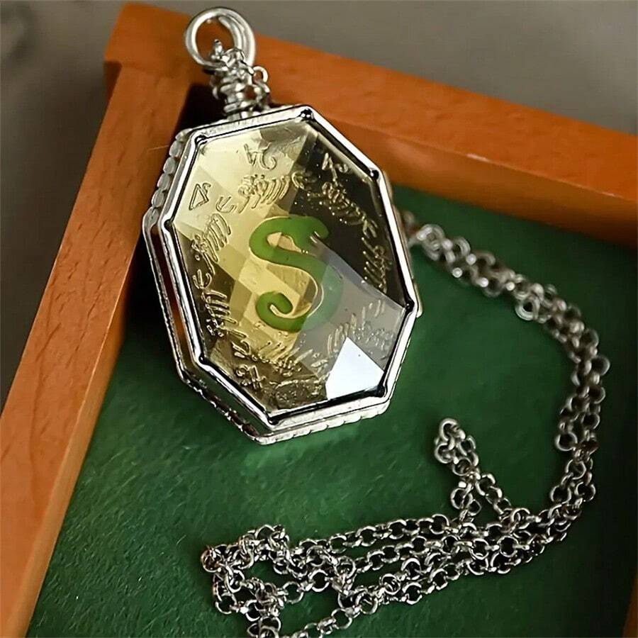 Colgante único de gema del tiempo de Soul Reaver - Un regalo memorable de cumpleaños y joyería de colección para los fans de películas