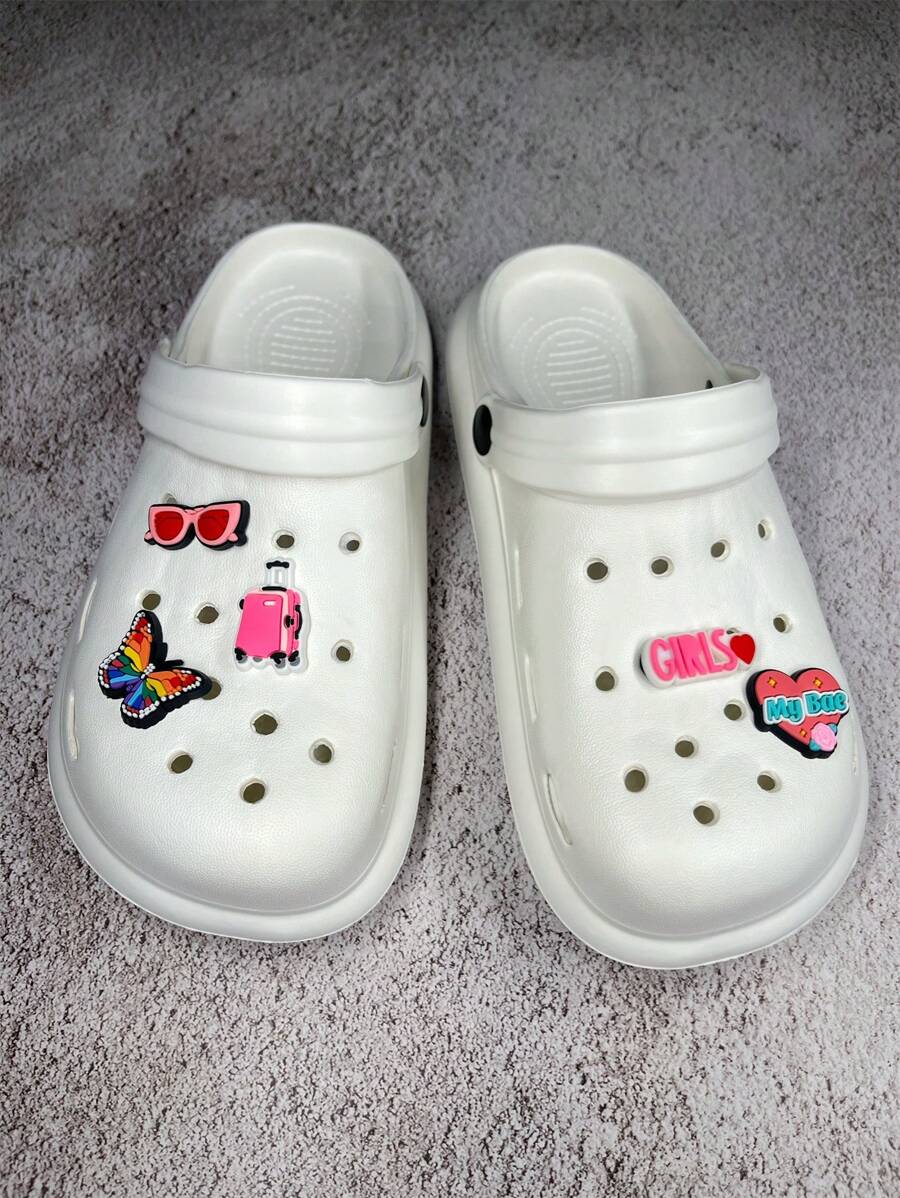 2025 New Summer Fashion Lightweight Women Hollow Butterfly Design Breathable Sandals With Detachable Flower, Casual Beach Slippers (Please Select 1 Size Or 2 Sizes Up As The Size Runs Small)