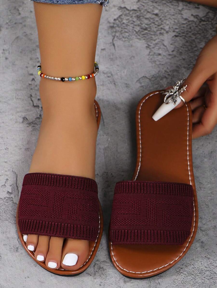 2024 New Women's Home Beach Slippers, European Plus Size Cross-Border Sandals