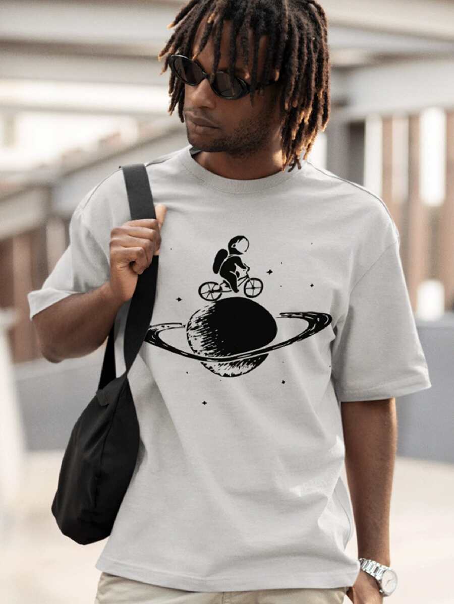 Camisa Camiseta T-Shirt Básica Astronauta Saturno Planeta Bicicleta Unissex
