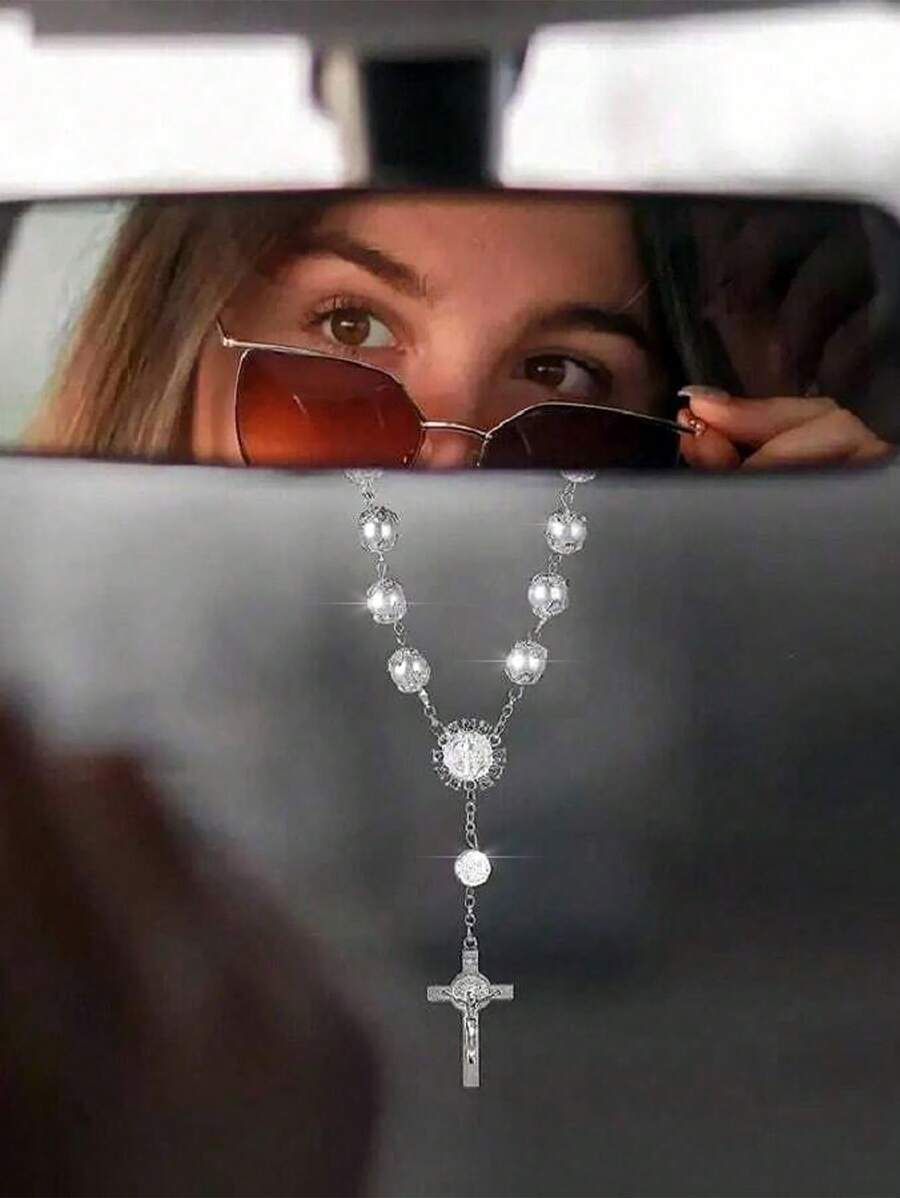 1 pieza Decoración de espejo retrovisor de coche con cruz de diamantes de imitación plateada, elegante colgante con cuentas como adorno de coche