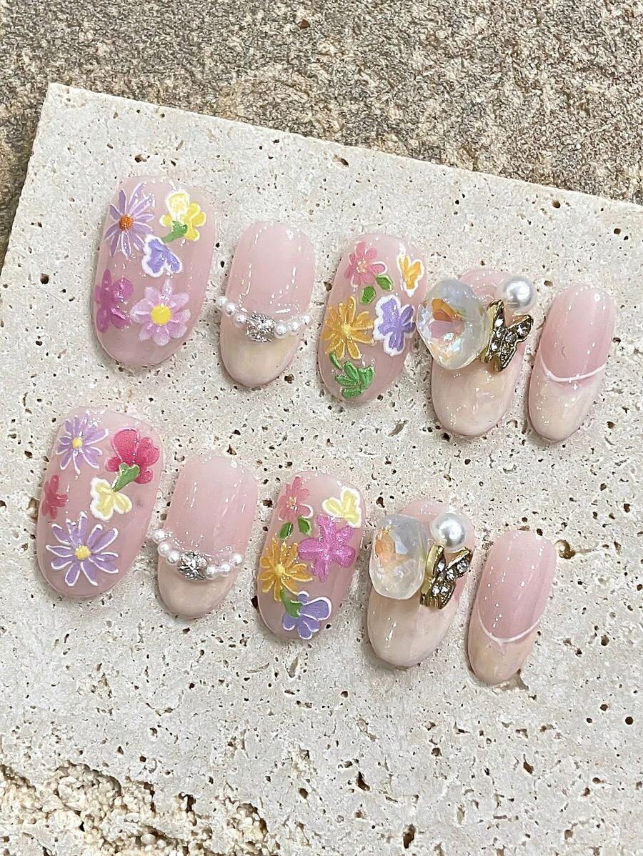 YADORNOS 10 peças Unhas Falsas Curtas Oval Francês Decoradas com Pérolas Borboletas e Flores Pintadas a Mão, Decoração Feita à Mão para a Primavera e Verão, Unhas Falsas de Cobertura Total com Cola Jelly e Lixa de Unha, Suprimentos de Arte de Unhas DIY para Meninas (Cores e Padrões de Flores Aleatórios)