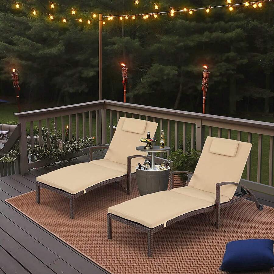 Set Of 2 Outdoor Chaise Lounge Chairs, PE Rattan Wicker Patio Pool Loungers With Adjustable Backrest, Arm, Cushion, Pillow And Wheels For Poolside Backyard Porch Garden Beach (2, Brown)