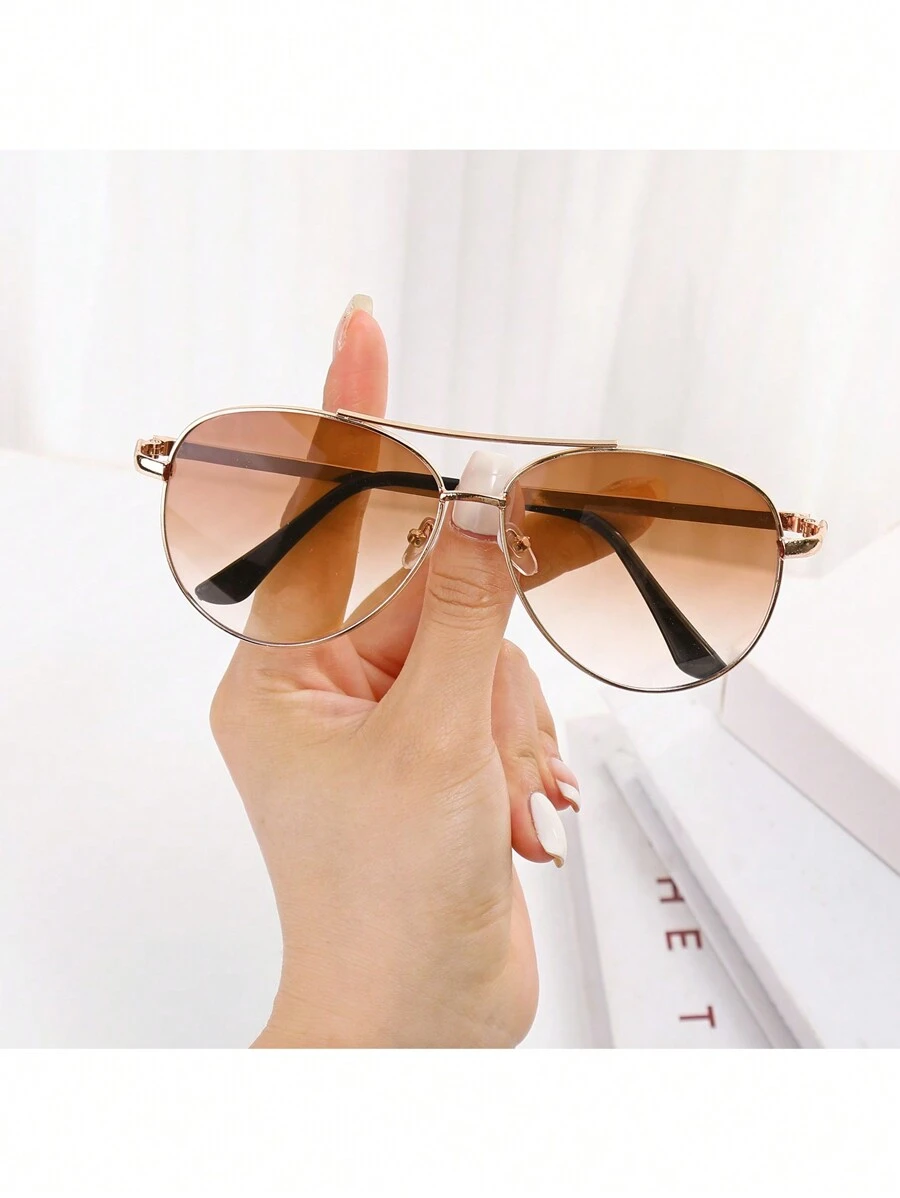 1 pièce Lunettes de mode femme style vintage avec monture métallique ovale et double branche. Parfait pour les vacances.