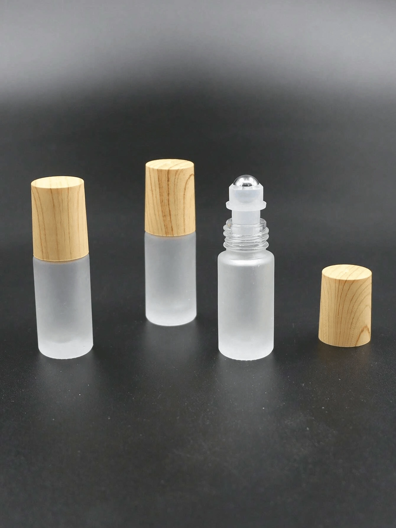 1/3 pièces Bouteille de parfum à rouleau en verre dépoli de 5 ml avec bouchon en grain de bois pour huiles essentielles et parfums, bille en acier inoxydable intégrée, bouteille vide pour la distribution d'échantillons de parfum et d'huiles essentielles à rouleau