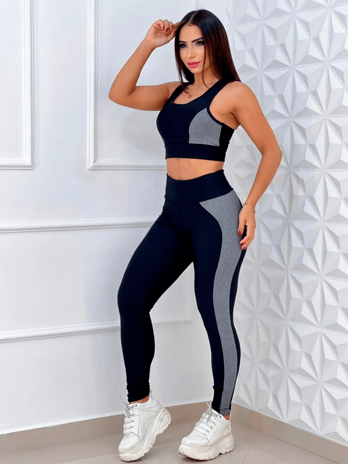 Conjunto de Academia Feminino Fitness Top + Calça Com Detalhe Lateral
