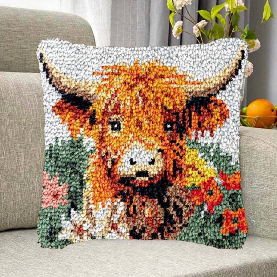 1 Set Lovely Highland Cow Latch Hook Kit With Yarn, Mat And Printed Canvas, DIY Throw Pillow Case With Latch Hook And Fastening Set, Christmas Home Sofa Decoration, 16.93x16.93 Inches