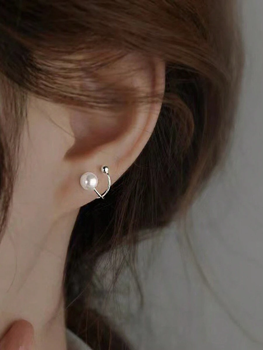 1 par de pendientes pequeños y exquisitos de clip para la oreja con perlas plateadas, diseño elegante y sencillo con alto sentido de estilo