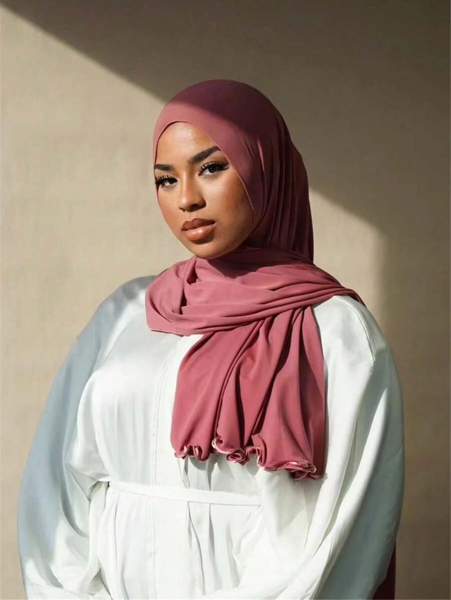 1 pièce Accessoires d'abaya Foulard femme couleur unie en modal doux avec bord plissé. Foulard femme de style arabe léger pour le port quotidien. Bandeau voilé