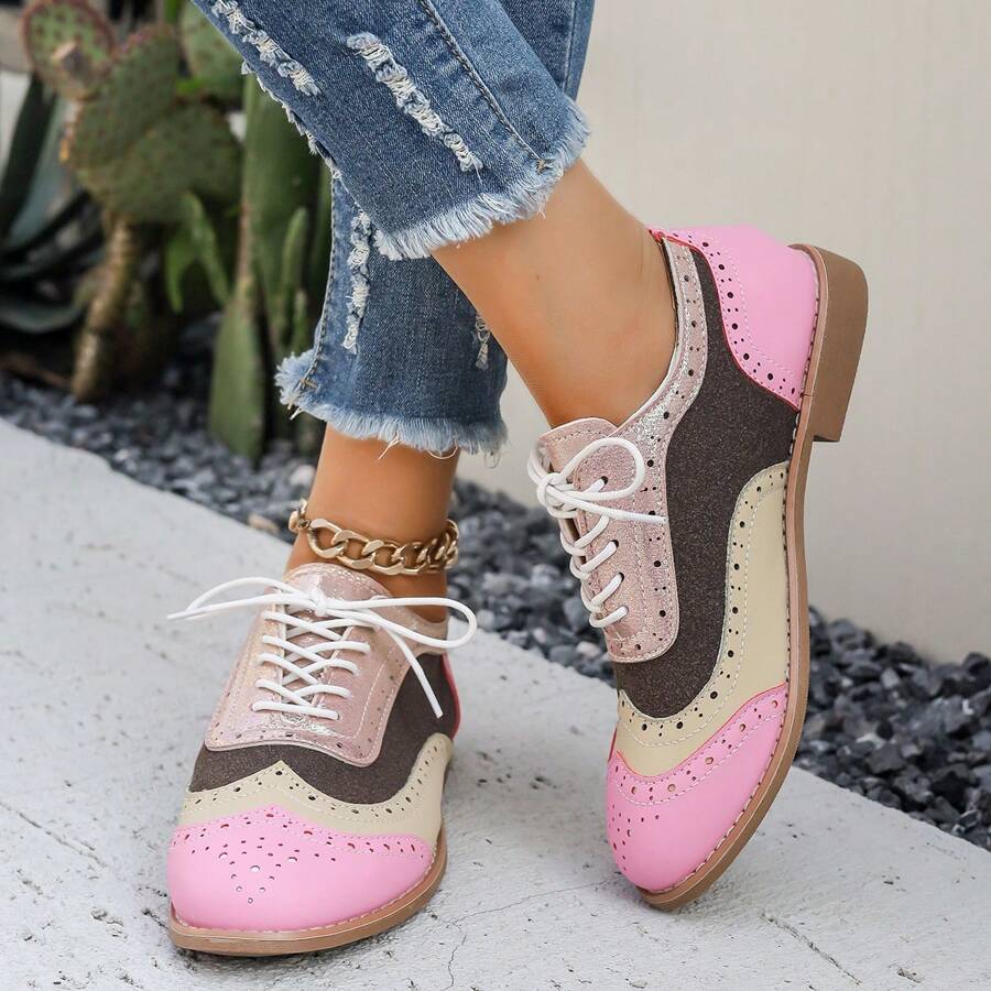 European And American Style Large Size British Style Women's Flat Shoes, Comfortable Lace-Up Casual Leather Shoes, Retro Carved Color Blocking Low Cut Student Shoes, Fashionable Low-Heeled Shoes For Women