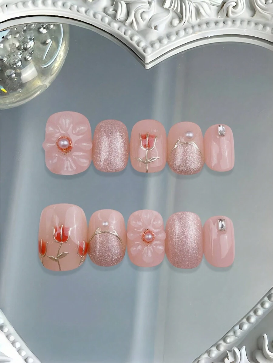 10 pièces Ensemble d'autocollants d'art d'ongle de fleurs de tulipe courtes carrées peintes à la main en rose