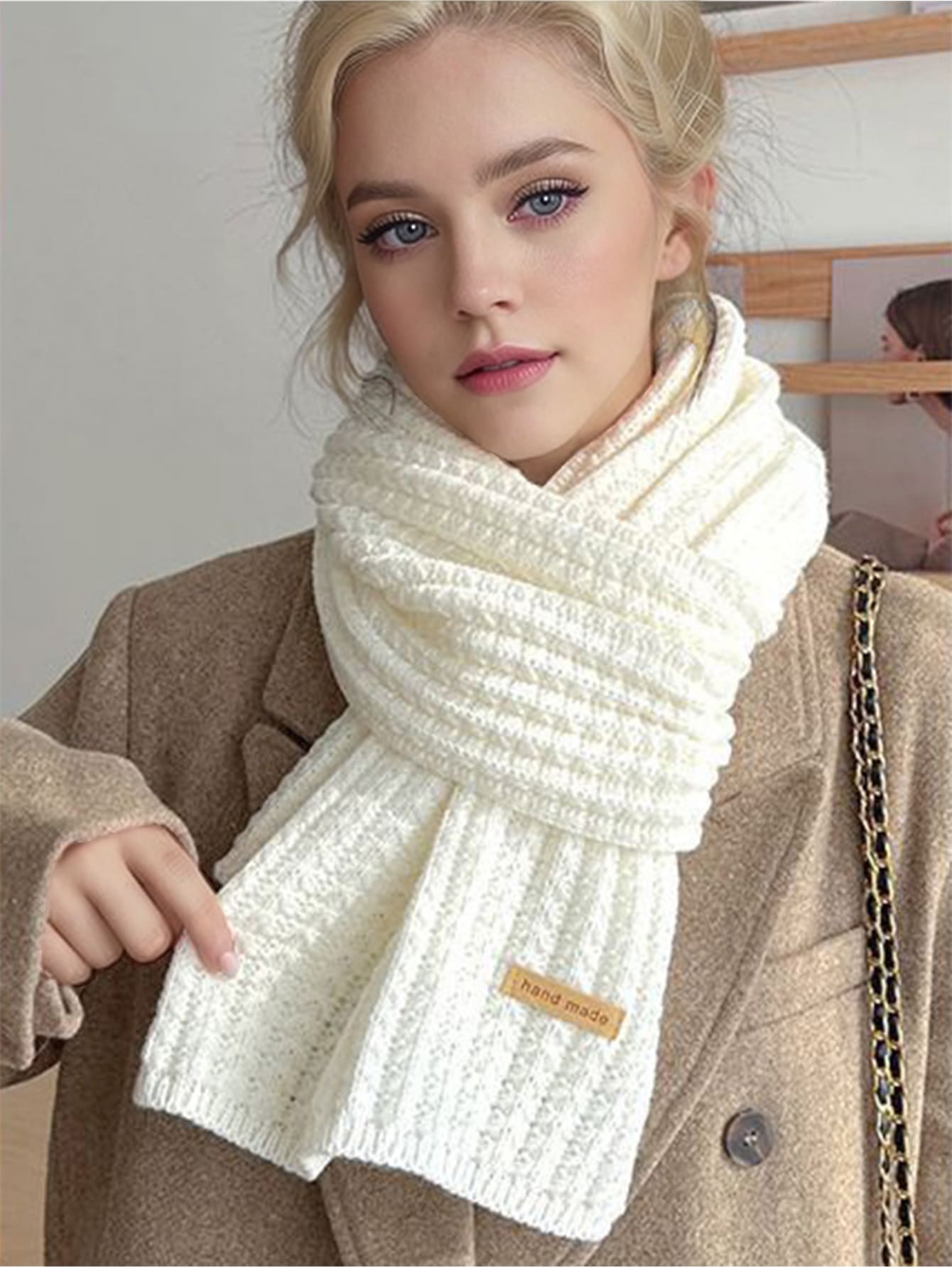 1pc Knitted Scarf, Unisex Thick Warm Casual Shawl, Fashionable High-End Feel For Autumn/Winter, Random Logo