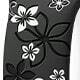 Negro con flores blancas.