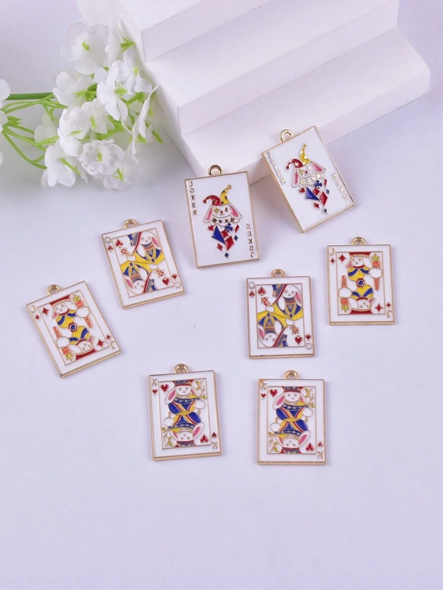 8 piezas Accesorios al por mayor de joyería Colgante de aleación de zinc con forma de naipe a la moda DIY