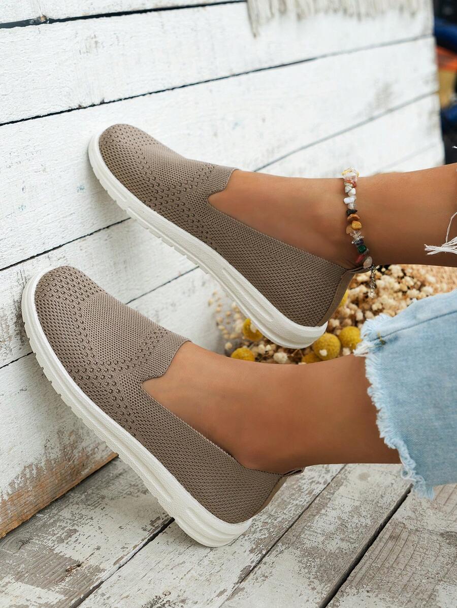 Simple New Slip-On Breathable Low-Top Summer Casual Superlight Solid Color Anti-Slip Driving Lightweight Retro Style Shoes For Women