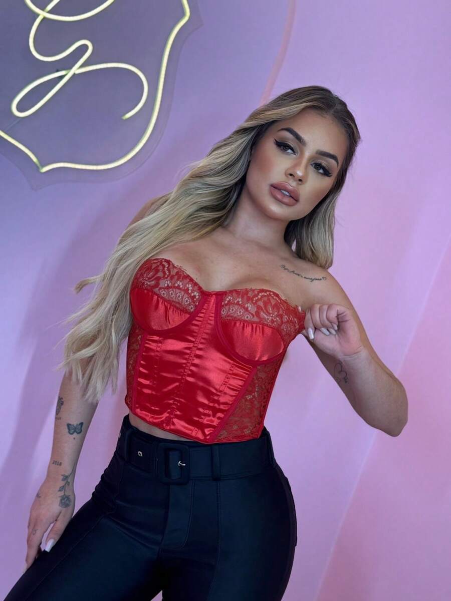 cropped de renda com bojo alta qualidade amarração nas costas moda blogueirinha