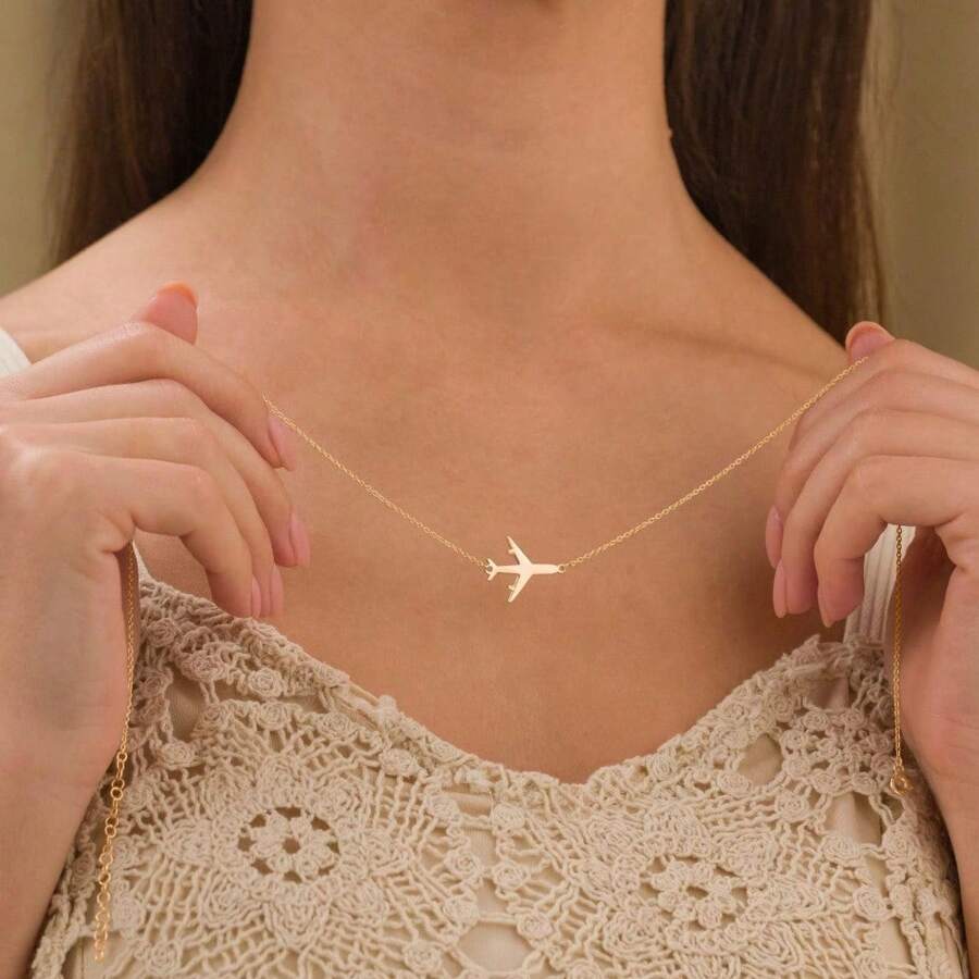 Minimalist Elegant Stainless Steel Plated 18K Gold Non-Fading Smooth Hollow Airplane Necklace Airplane Pendant Necklace For Women
