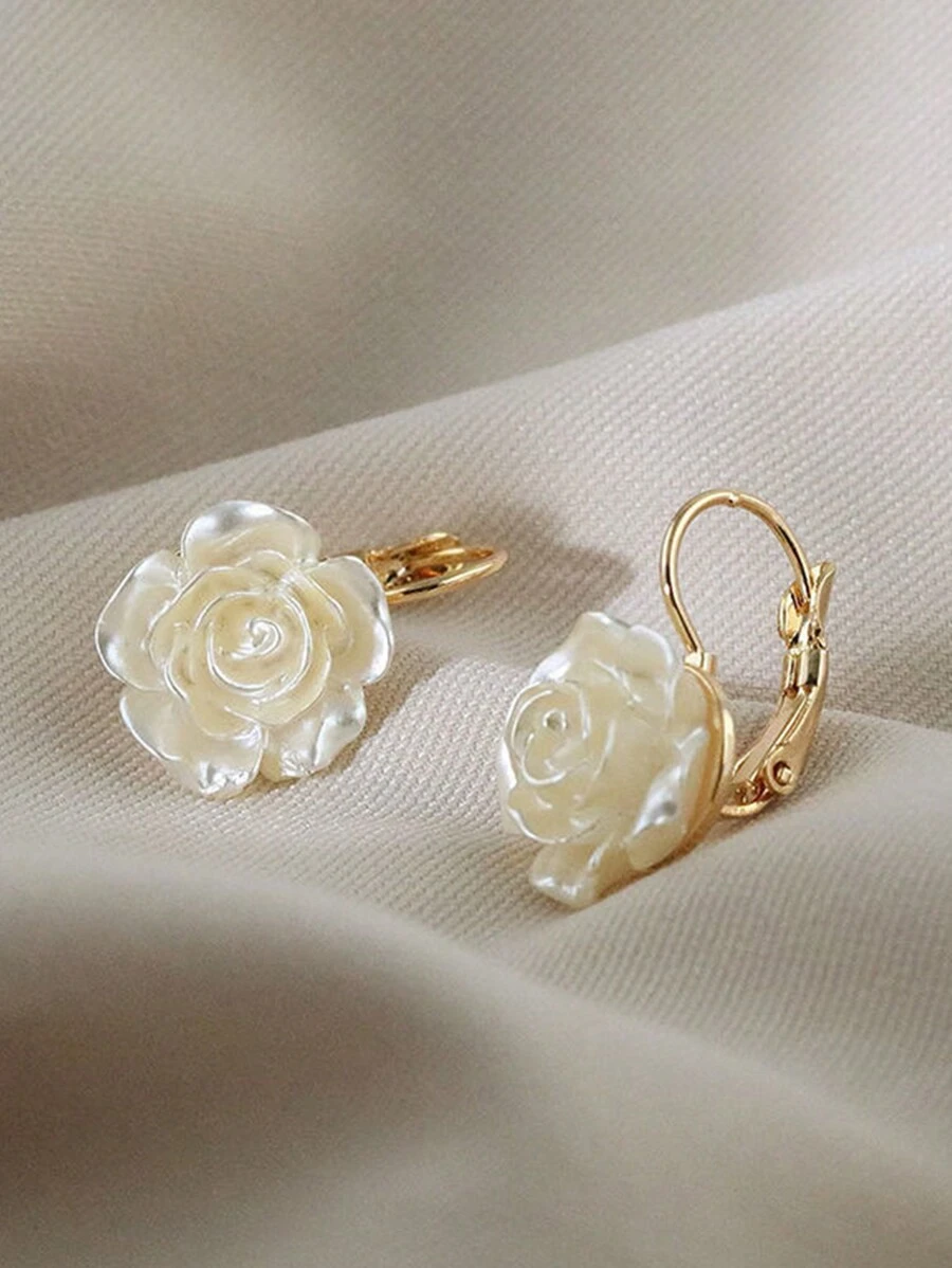 1 Pair Of Girls' White French Pearl Camellia Flower Earrings - Suitable For Daily Accessories