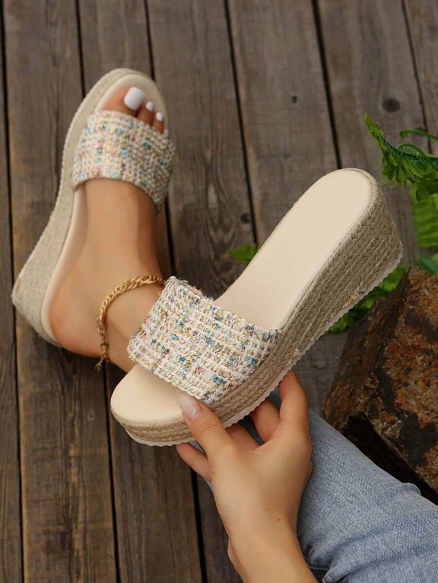 Nieuwe dikke bodem geweven touw platform wig slippers voor dames, modieuze persoonlijkheid comfortabele casual klassieke band wig slippers