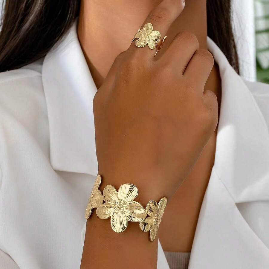 European And American Fashion Metal Floral Open Cuff Bracelet And Ring Set
