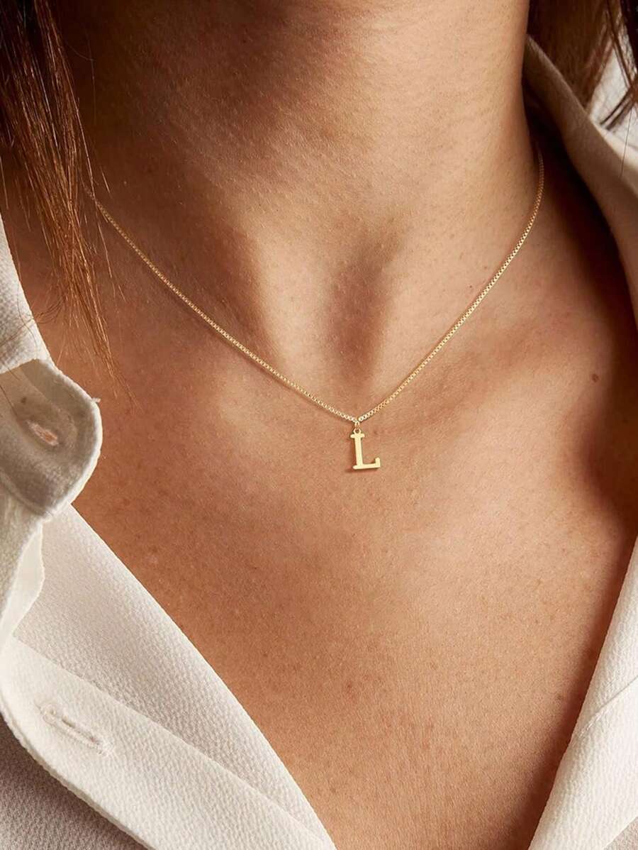Magic Fish 1pc Classic 26 Alphabet Letter Necklace A-Z Initial Pendant Necklace Stainless Steel Jewelry Gift, Suitable For Daily Wear