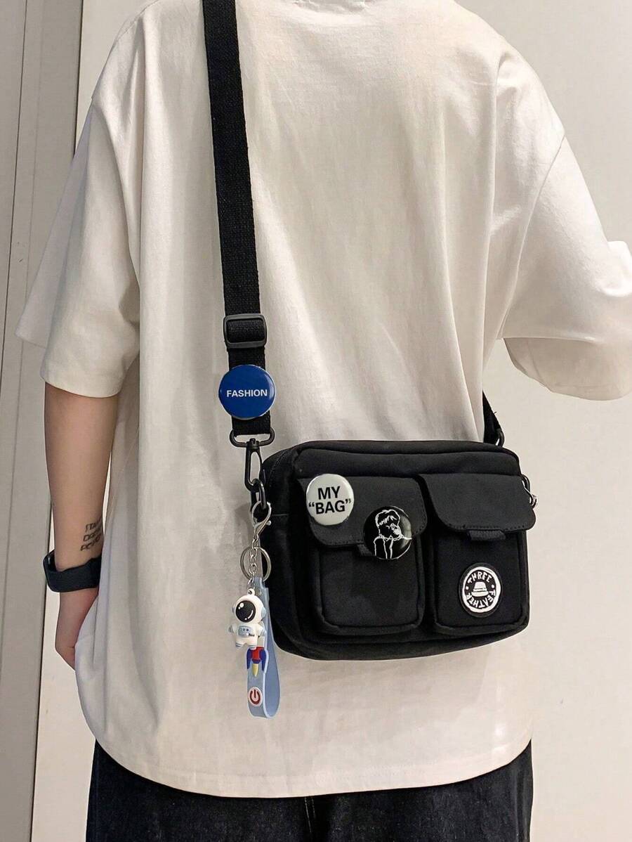 Bolsa transversal masculina leve e estilosa com pingente decorativo, presentes engraçados, presentes de viagem e férias, presentes masculinos, laptop de grande capacidade, mochila multiuso para uso externo, estudante, bolsa transversal, bolsa de mensageiro, bolsa de motociclista, bolsa de cintura, bolsa de couro, bolsa preta, bolsa de acampamento, bolsa transversal, mochila de volta às aulas, bolsa transversal, artigos escolares da primavera, bolsa pequena, bolsa universitária, bolsa transversal, novos itens de vida para estudantes, itens essenciais da bolsa, bolsa pequena de anime, bolsa de corpo