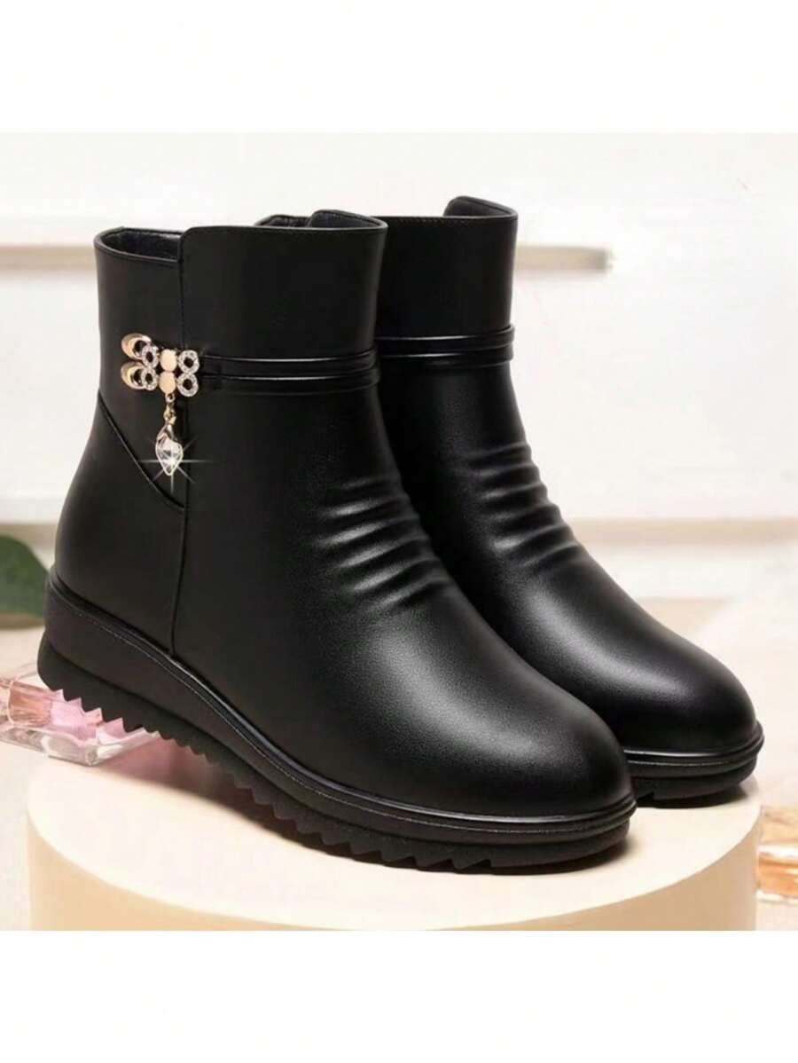 Botas de entrecasa con forro de algodón, nuevas botas cortas de suela blanda y tacón bajo de piel suave para mujeres de mediana edad, para otoño/invierno