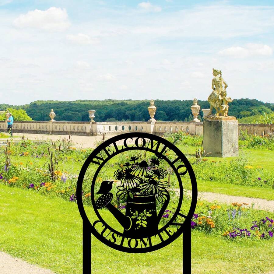 1 PIEZA Cartel de bienvenida clásico personalizado de metal con patrón de tetera recortada en flor, decoración de estaca de jardín personalizada, placa de metal con nombre personalizado para césped, granja, parque, decoración de poste con tema floral para exteriores, ideal para decoración de Acción de Gracias y primavera - No se necesita electricidad