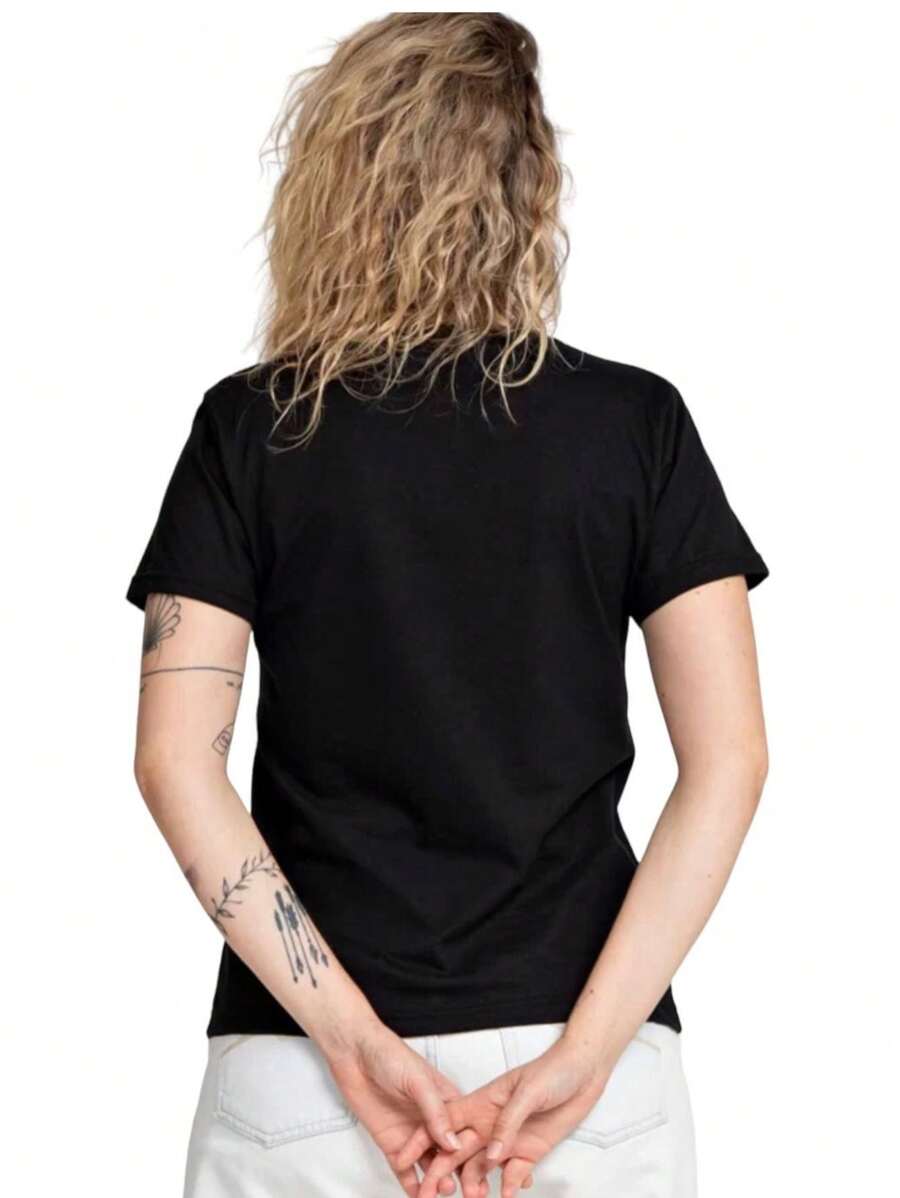 camiseta básica feminina ideal para looks monocromaticos e entrevistas