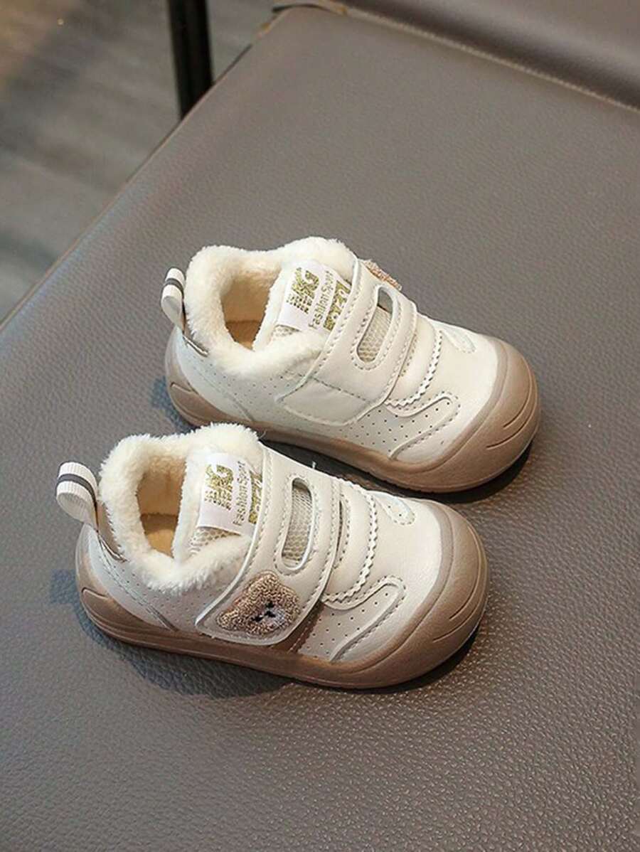 1 par de zapatos deportivos casuales para niños pequeños con forro cálido, decoración de oso, suela suave antideslizante, adecuados para el invierno