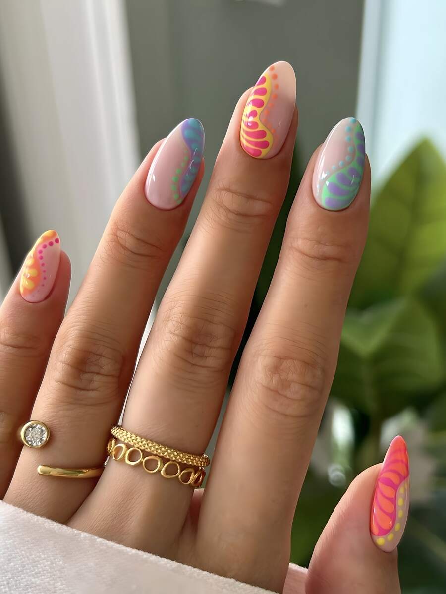 Transforme suas unhas com o Kit com 24 Peças de Unhas Adesivas de Médio Tamanho em Formato de Amêndoa Estilo Boho, Multicolorido, com Design de Linha Ondulada Romântica e Elementos Interessantes de Poá e Gota d'Água em Tiras de Gel, Inclui 1 Folha de Adesivos e 1 Lixa Pequena para Uso Diário, Escritório, Festas e Acessórios de Jóias para Mulheres