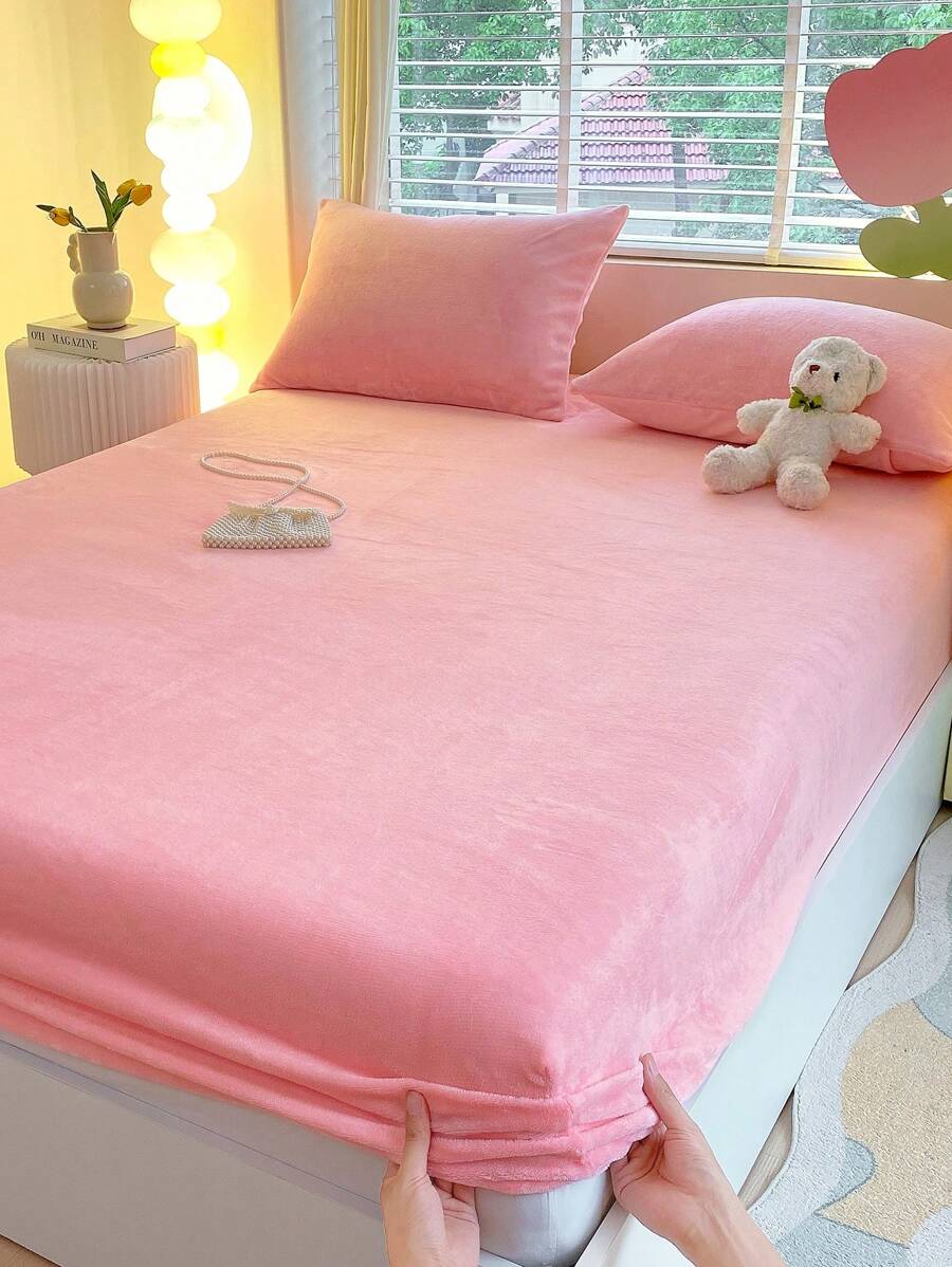 1 pieza Sábana ajustada de unicolor de terciopelo de leche súper suave - Protector de colchón infantil cómodo y cálido, adecuado para ropa de cama infantil de otoño e invierno, amor del Día de San Valentín