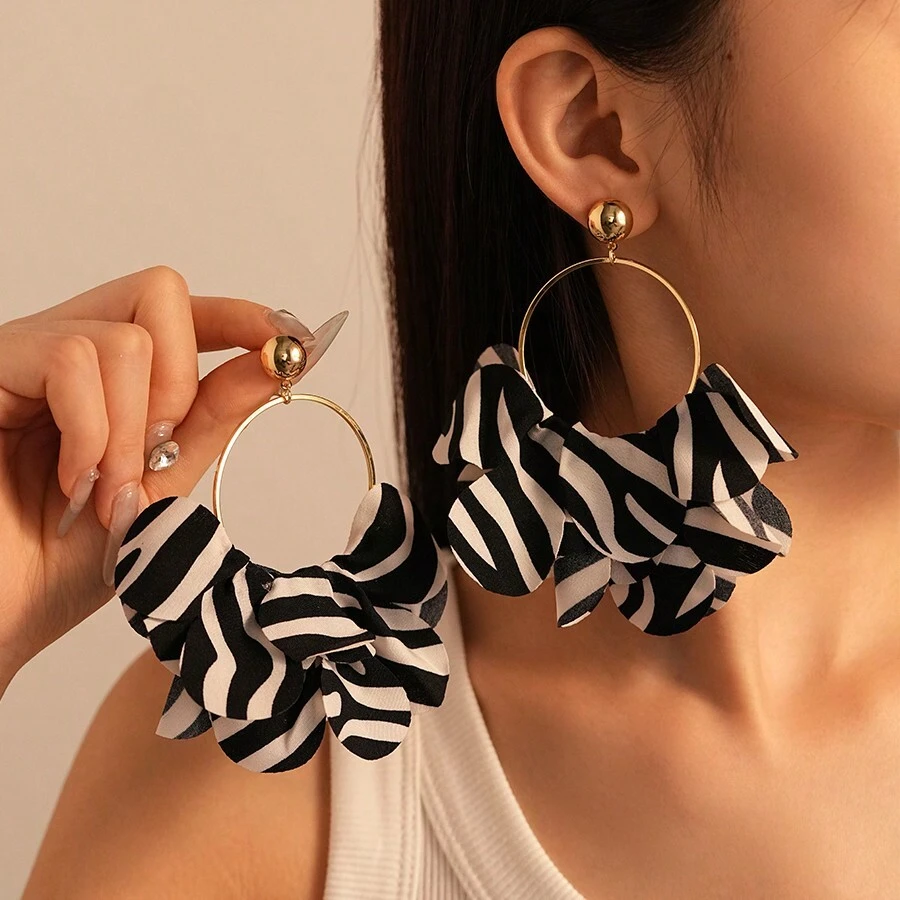 Andkiss 1pair Fashion Zebra Striped Cloth Petal Design Earrings