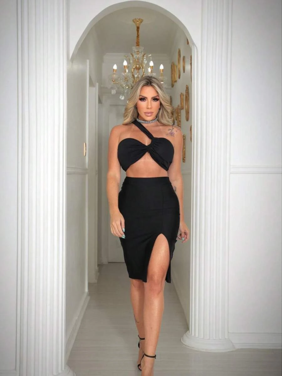 Conjunto Carla - Cropped Assimétrico e Saia Com Fenda - Preto