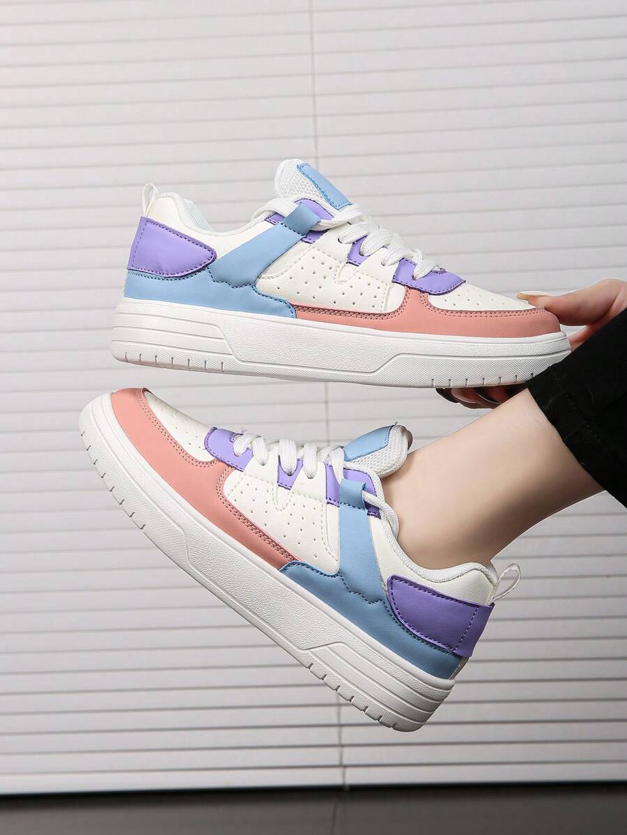 Chaussures en canevas classiques à lacets et dégradé de couleur pour femmes, avec semelle épaisse et absorption des chocs. Baskets de skate adaptées pour les fêtes, les cadeaux de vacances, les anniversaires et les étudiants