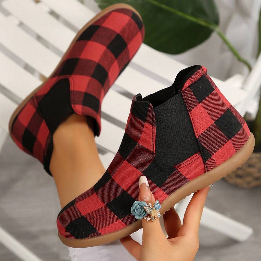 1 Pair New Fashionable Soft Sole Casual Slip-On Short Boots With Round Toe For Women