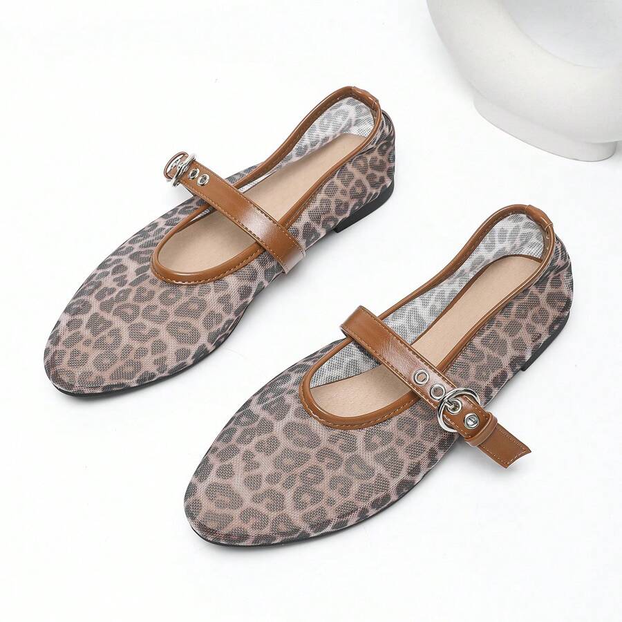 Zapatos planos con botón a presión y estampado de leopardo en malla de moda