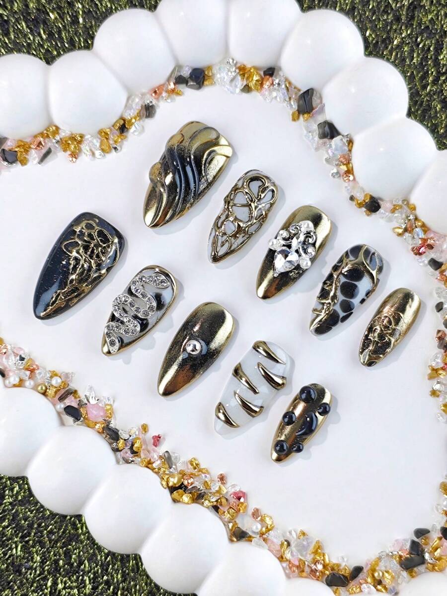10 Pieces Of Handmade Black And Gold Cool Style Almond-Shaped Full-Coverage Nail Pieces