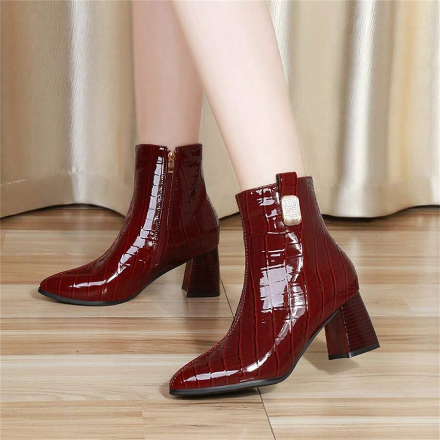 Fashion Pointed Toe Chunky Heel Ankle Boots For Women, New European & American Style Boots For Autumn/Winter (Recommend Buy One Size Larger)