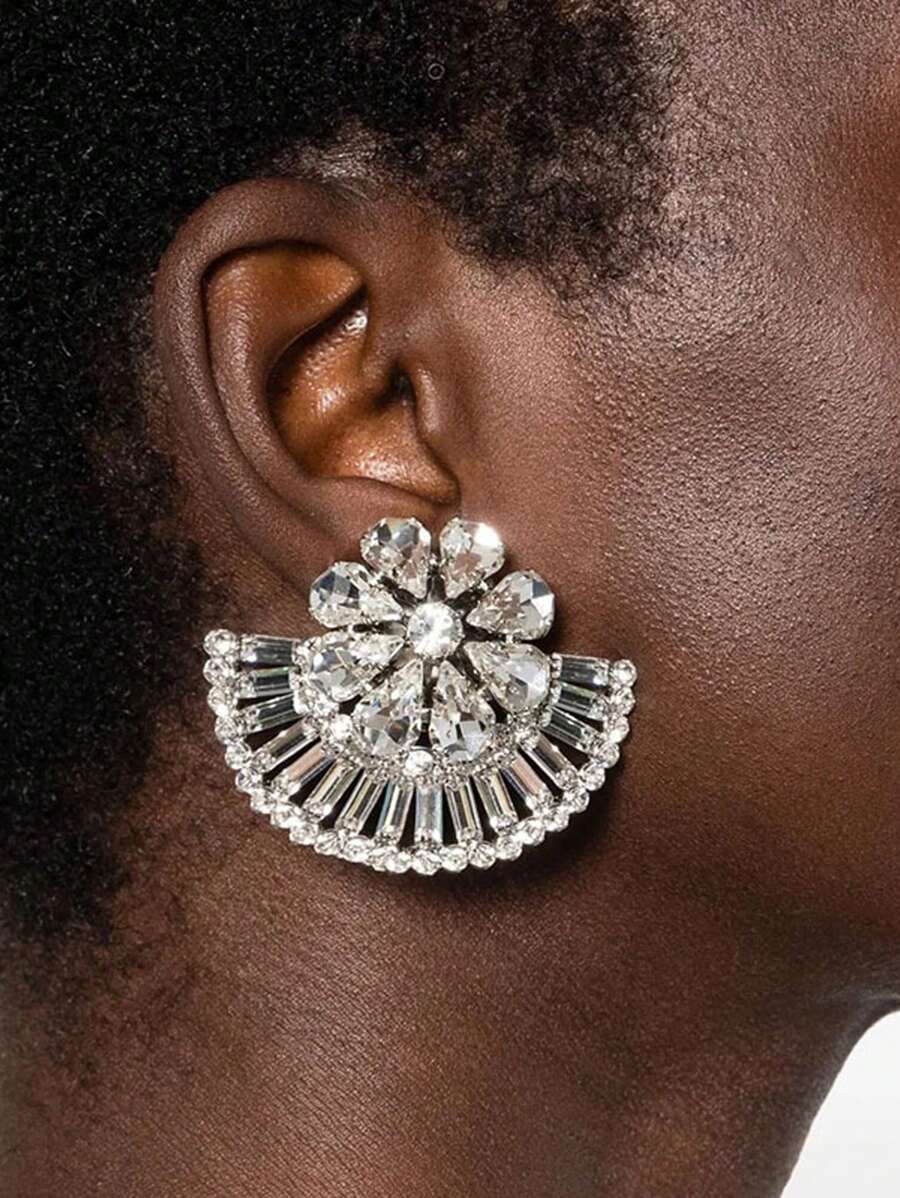 1 par de pendientes de clip de oreja en forma de abanico exagerada con strass plateados, accesorios de lujo para mujer