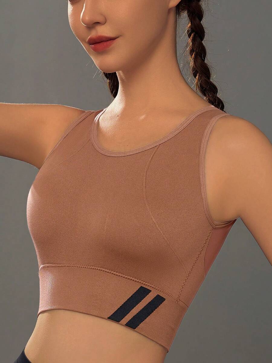 Soutien-gorge de sport sans armature marron avec coussins amovibles, design minimaliste pour femmes, soutien moyen pour l'entraînement, le fitness, la course, le yoga