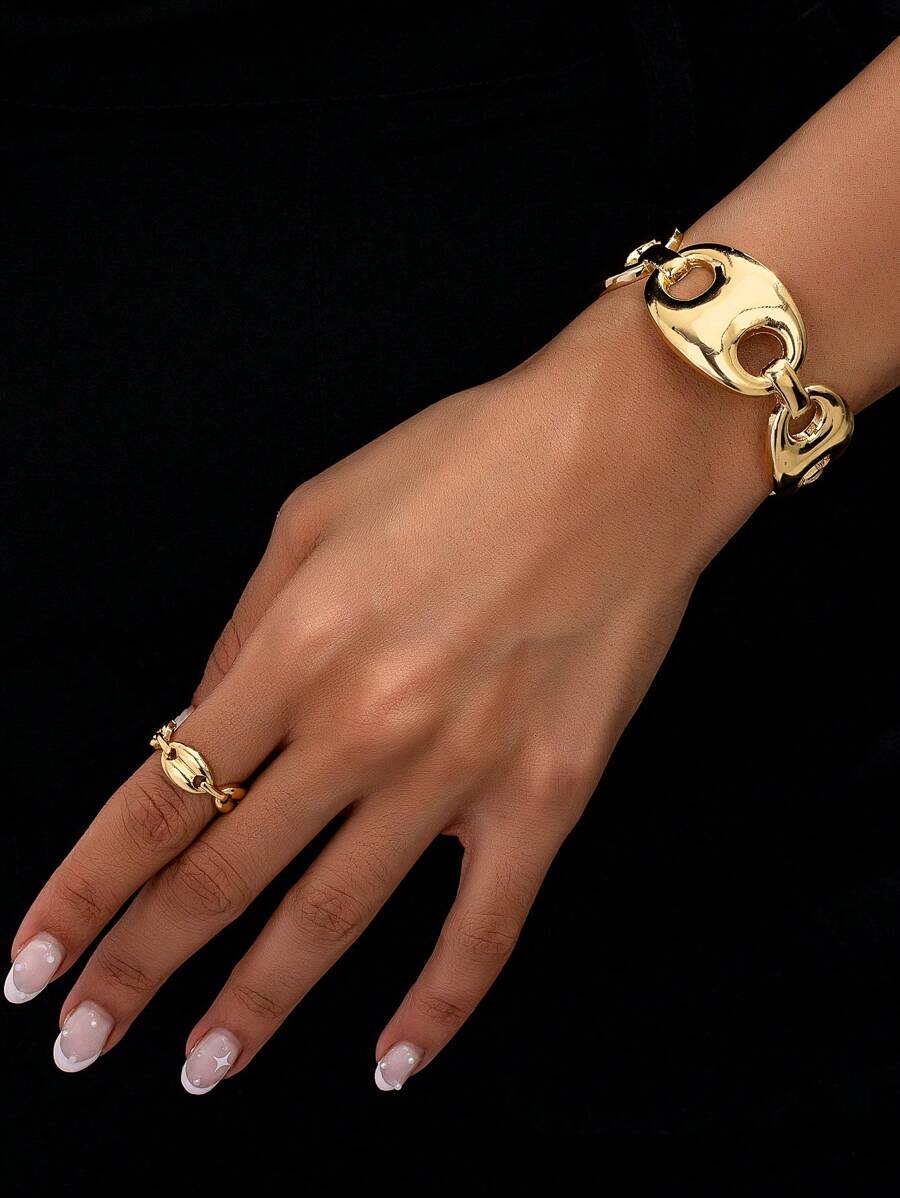 1 Set (1pc Geometric Line Gold Bangle And 1pc Geometric Line Thick Ring) European And American Retro Fashion Gold Geometric Line Bangle And Geometric Line Thick Ring Combo Set, Fashionable And Cool, Durable Summer Thick Bangle And Thick Ring Jewelry Set, Suitable For Women To Wear Daily, Holidays, Friends Gathering, Activities, Couple Gift, Etc.