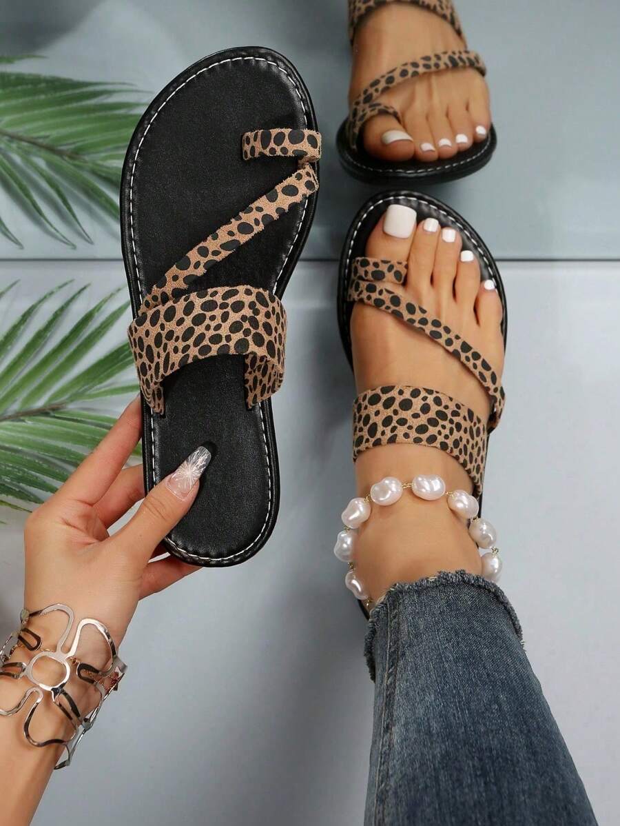 European And American New Plus Size Women Leopard Print Open Toe Comfortable Flat Leather Slip-On Slippers, Casual Fashion Outdoor Beach Sandals For Summer