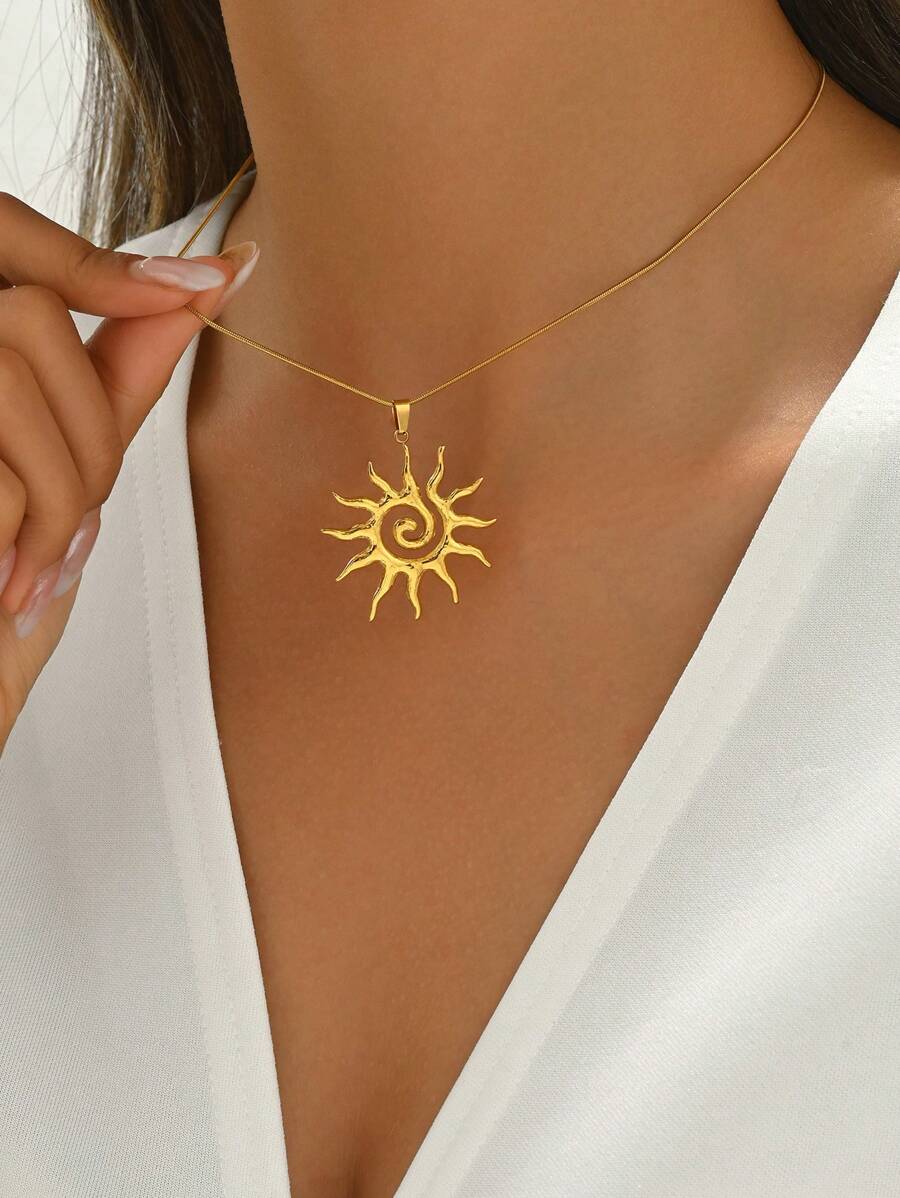 LIEBEIRIS 1pc 18K Gold Plated Spiral-Pattern Geometric Sun Stainless Steel Necklace, Suitable For Women To Match Daily Outfits And Party Accessories