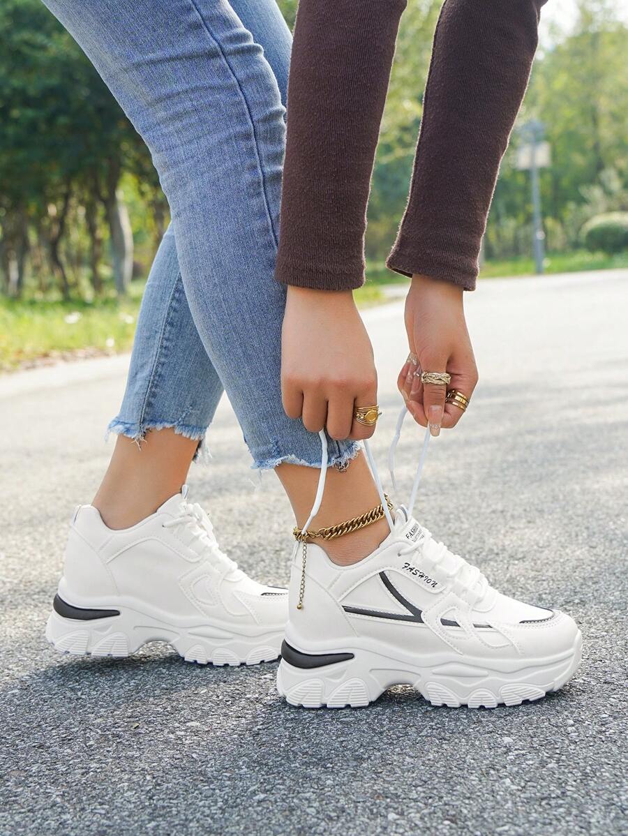 2024 neue Herbst/Winter Damen Große Größen Plateau Fake Leder Plump Plump Sneaker